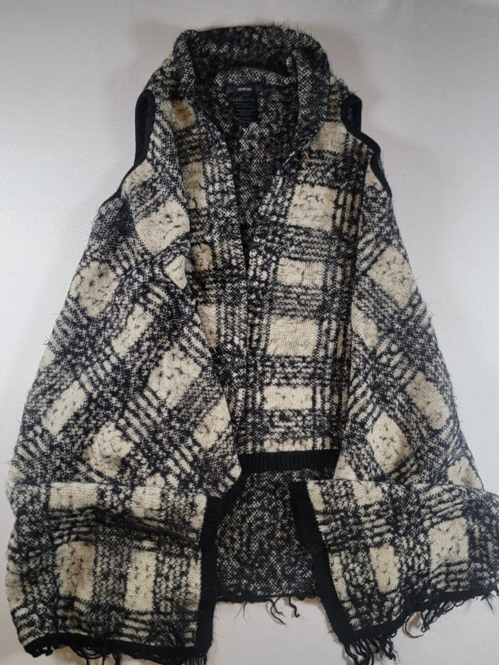 Vertigo Womens M Black Cream Plaid Fringe Poncho Cape Cardigan Boho Sweater